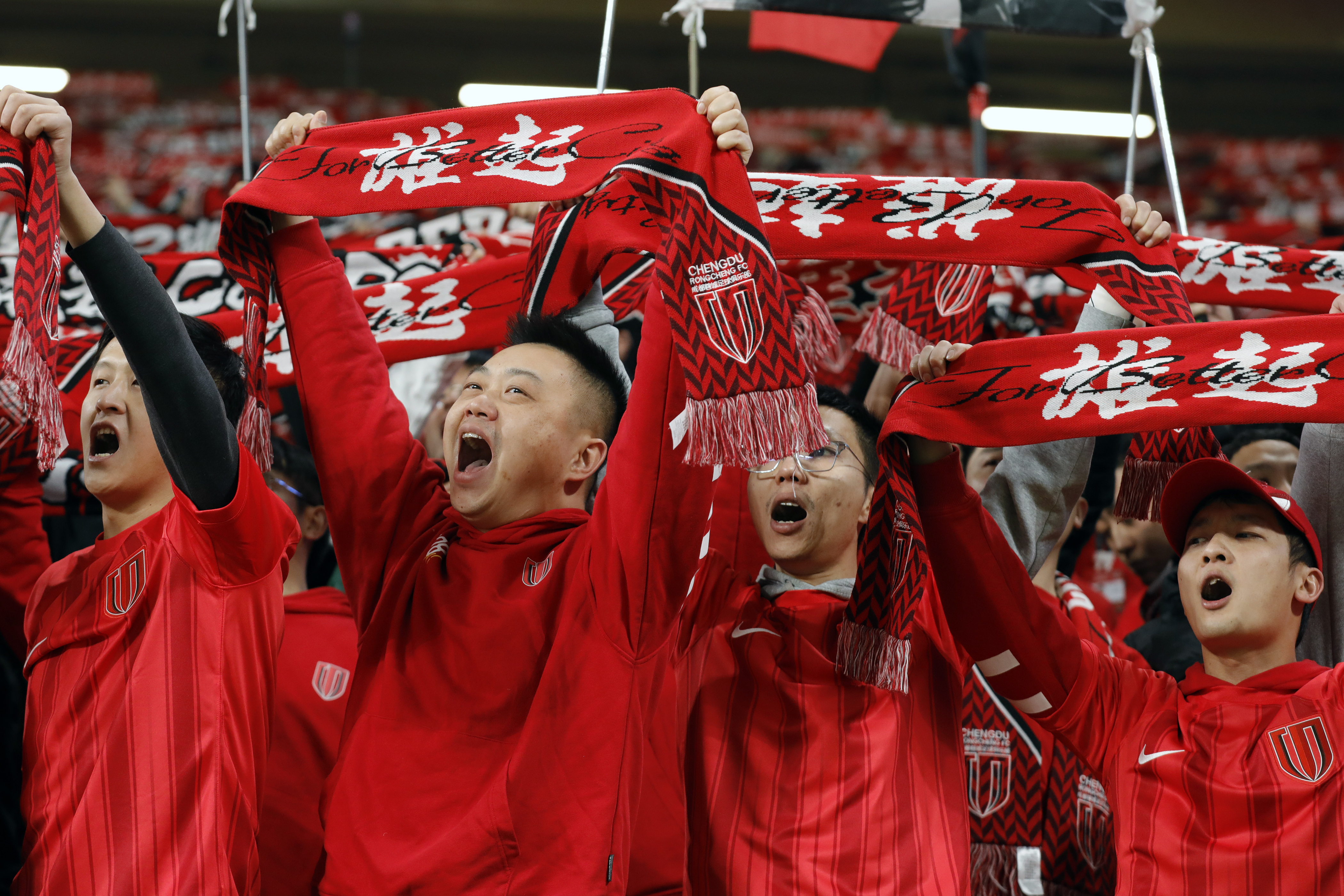乐鱼体育平台登录-足球比赛中球员们奋力争胜赢得关注