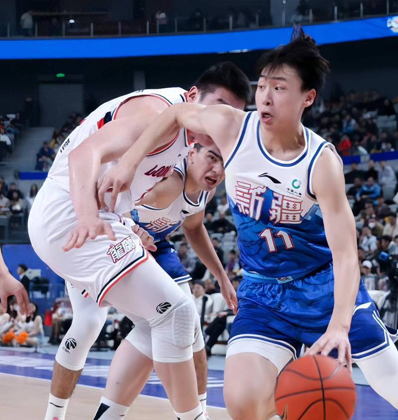 乐鱼官网客服-世界篮球精英赛场迎来精彩对决